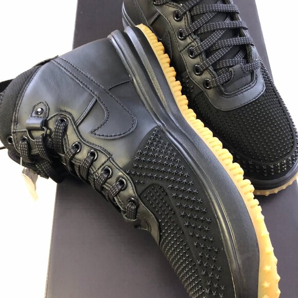 nike boots men size 10